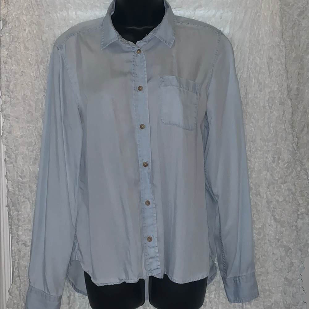 American Eagle button down top